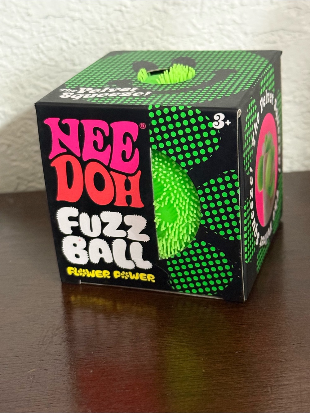 Needoh Fuzz Ball Flower Power - Green